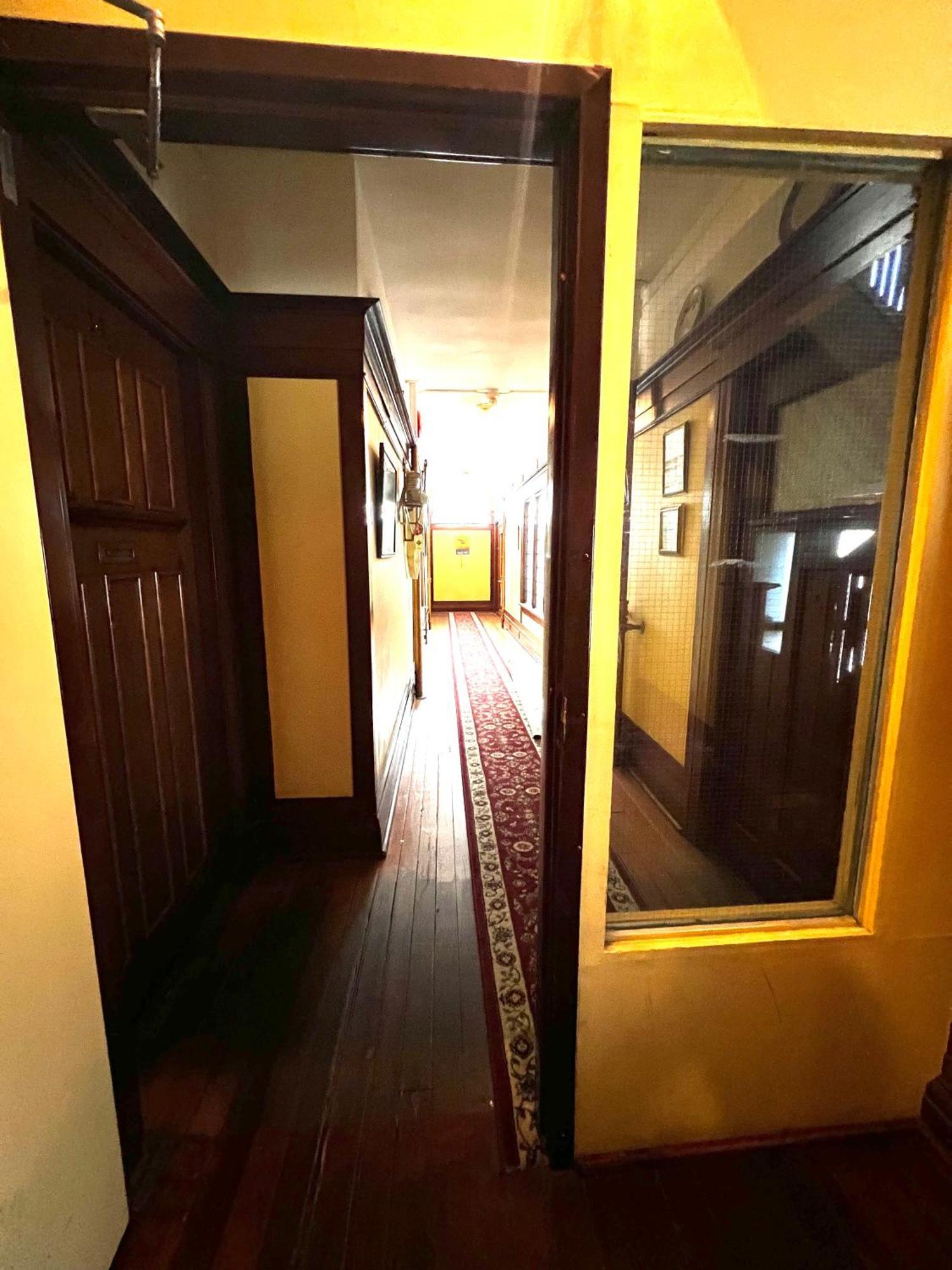 Arundel Mansions Hotel New Westminster Kültér fotó